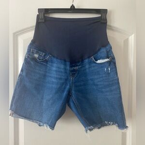 Old Navy Maternity Over Belly Jean Shorts / Size 6 / NWOT